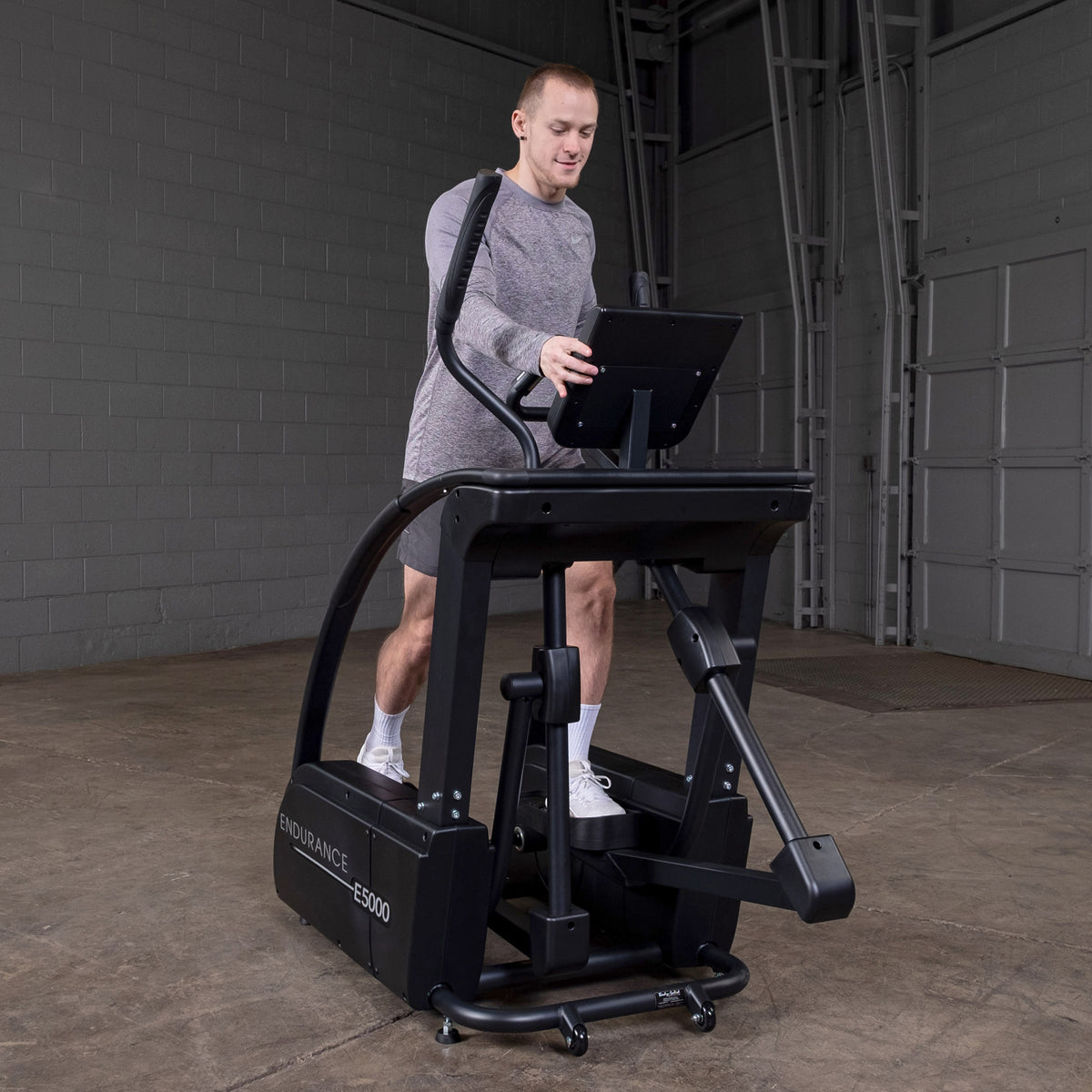 Endurance Premium Elliptical Trainer E5000