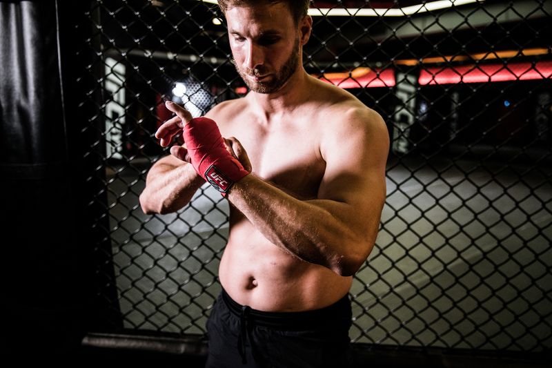 UHK-69760 180&quot; Contender Hand Wraps